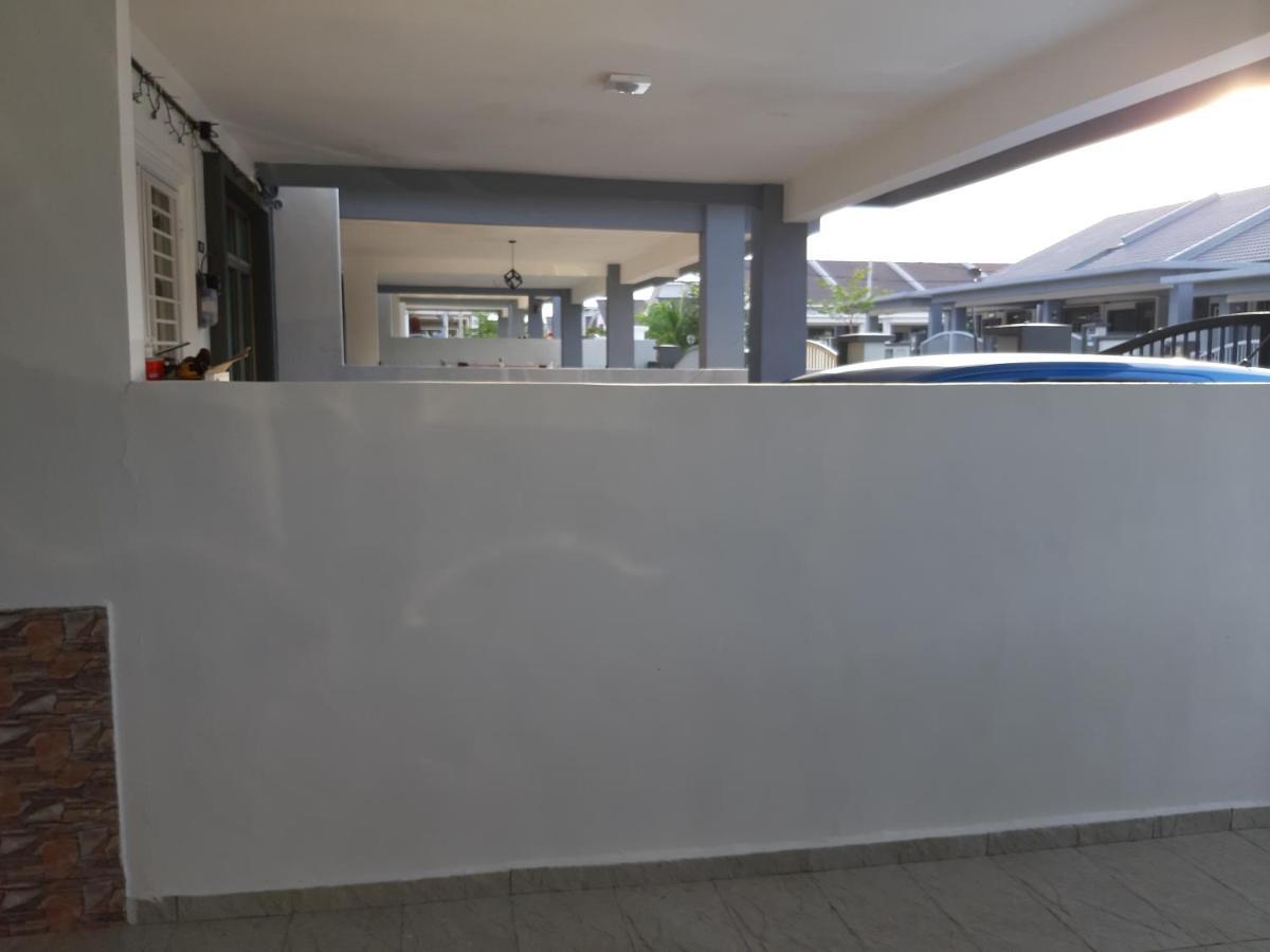 Rumah Armand Melaka 4Br Fully Aircond Ngoại thất bức ảnh
